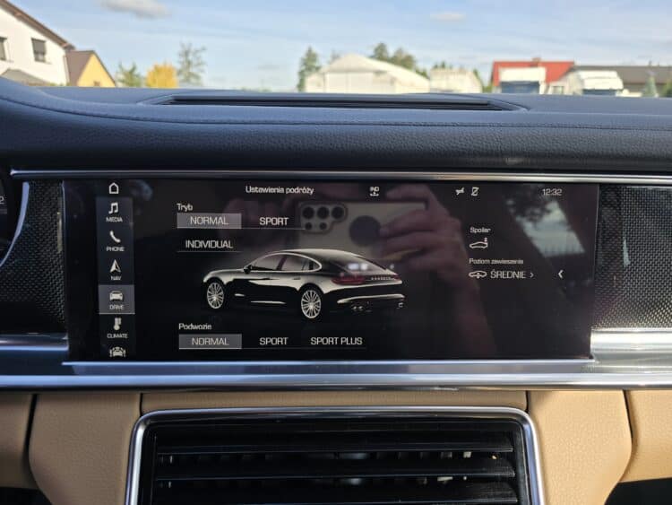 Porsche Panamera 4S Diesel 9