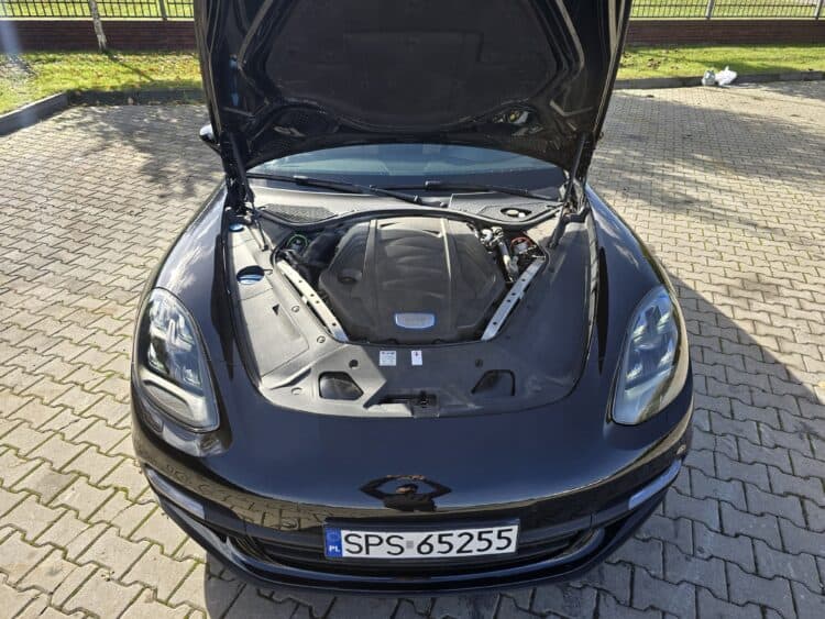 Porsche Panamera 4S Diesel 18