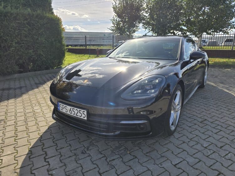 Porsche Panamera 4S Diesel 22