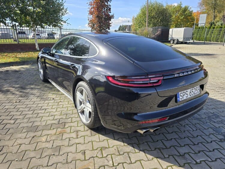 Porsche Panamera 4S Diesel 26
